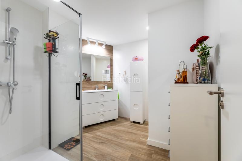 Foto b869d54e-bffb-4c6c-8cc3-44ca3afca9bc. Dúplex capital home vende espectacular dúplex invertido en el corazón del pueblo. en Navalcarnero