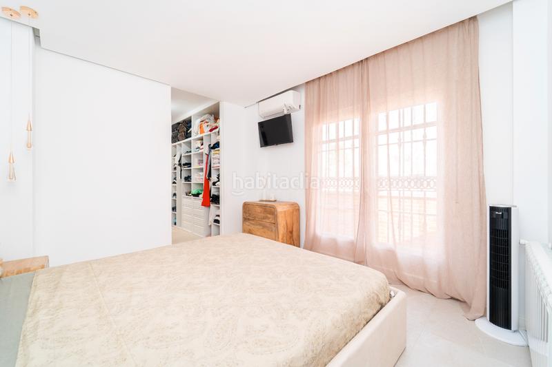 Foto f76684fb-1bba-4d55-8f1e-ec3438fac62d. Chalet avec cheminée chauffage parking piscine dans Griñón