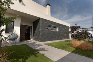 Xalet a Brunete. Capital home vende chalet independiente en urbanización las veli