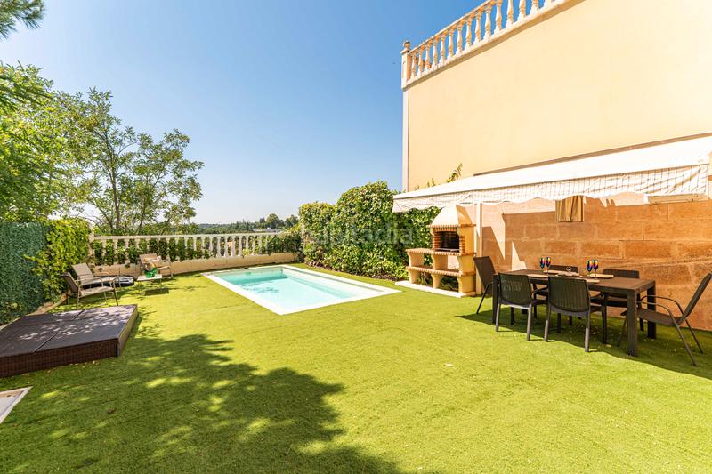 Foto 1dbb42cc-67f9-424f-880a-2985b7086091. Casa pareada capital home vende en exclusiva fantastico chalet pareado con piscina en los peñascales en Torrelodones