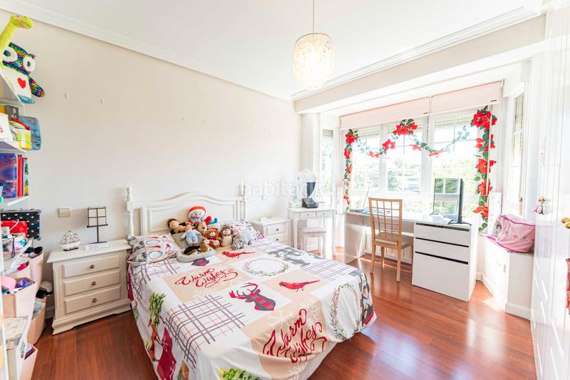 Foto 33326978-955b-4955-ad58-60f2c107e4b1. Casa pareada capital home vende en exclusiva fantastico chalet pareado con piscina en los peñascales en Torrelodones
