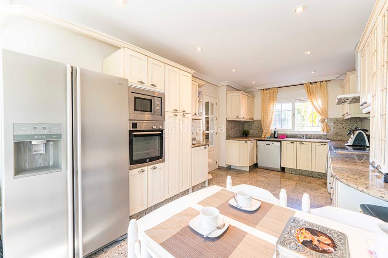 Foto 5dfbcba4-1d4f-488c-b7ca-7d5d58710584. Casa pareada capital home vende en exclusiva fantastico chalet pareado con piscina en los peñascales en Torrelodones