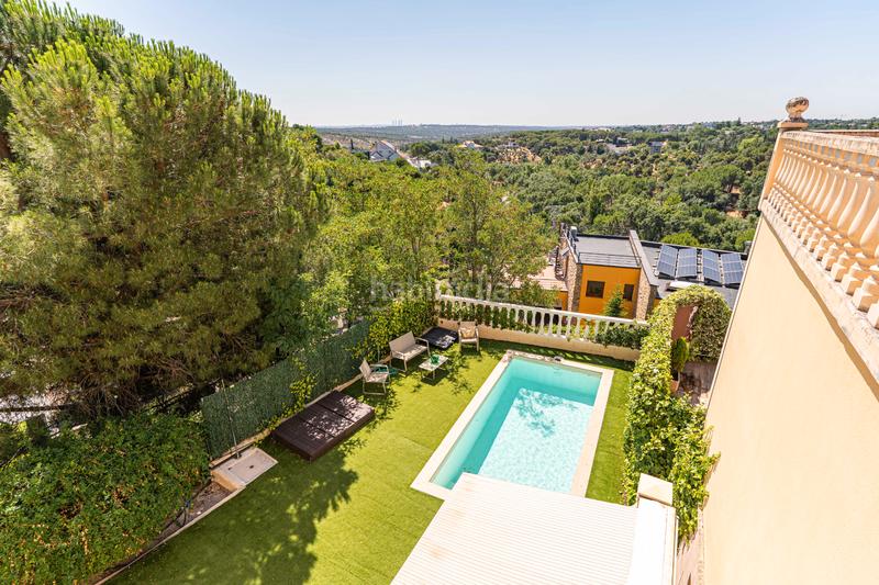 Foto 6d5f0768-ddbc-4a8b-8a90-34d437682f75. Casa pareada capital home vende en exclusiva fantastico chalet pareado con piscina en los peñascales en Torrelodones