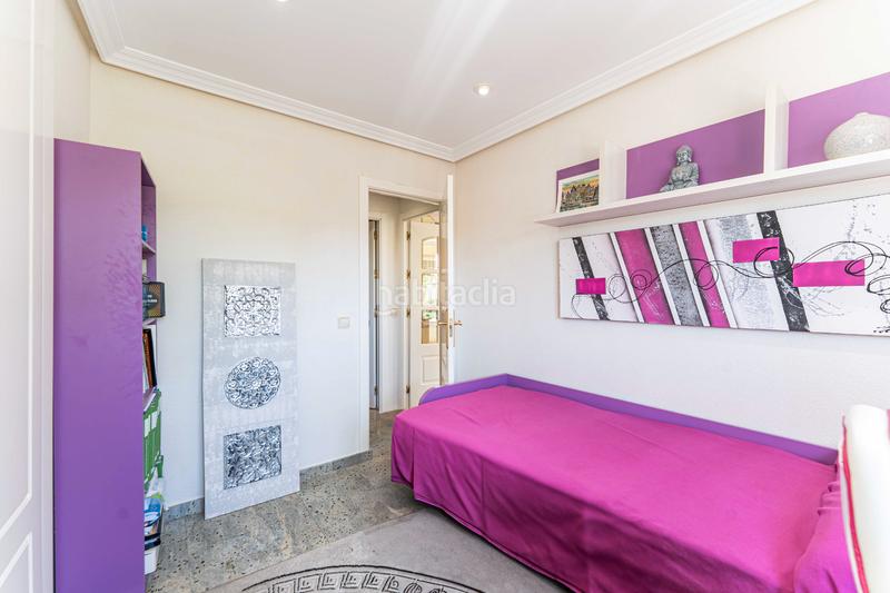 Foto 801fd00b-1c09-4c08-9c2f-b4301c0473d5. Casa pareada capital home vende en exclusiva fantastico chalet pareado con piscina en los peñascales en Torrelodones
