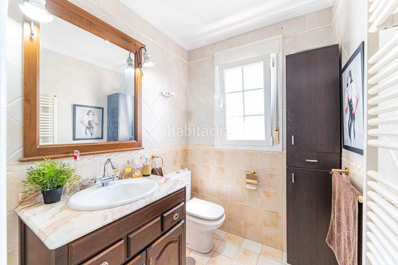 Foto c103be68-8491-4040-8212-a52ad3e20e8b. Casa pareada capital home vende en exclusiva fantastico chalet pareado con piscina en los peñascales en Torrelodones