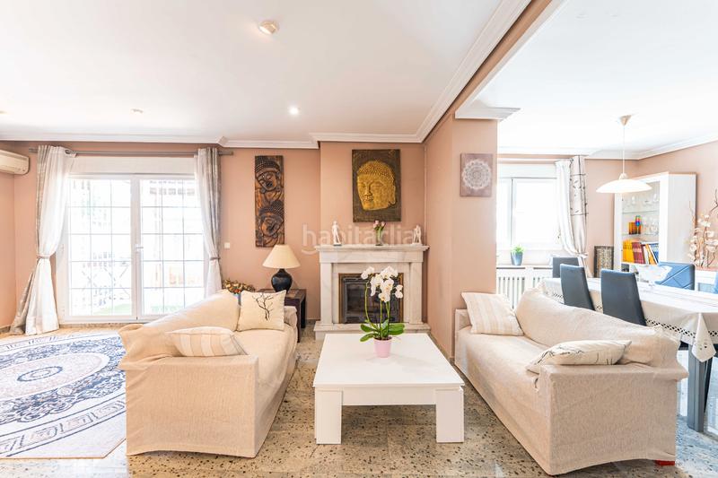 Foto d59677d7-f9e2-4333-b1ff-d05da4fd4eb4. Casa pareada capital home vende en exclusiva fantastico chalet pareado con piscina en los peñascales en Torrelodones