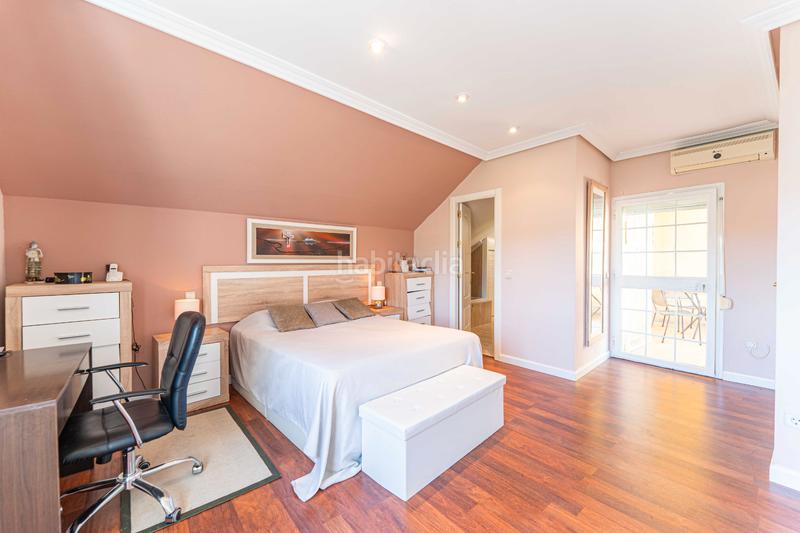 Foto d8d88558-ddaa-4b39-acf0-84b711466fa2. Casa pareada capital home vende en exclusiva fantastico chalet pareado con piscina en los peñascales en Torrelodones