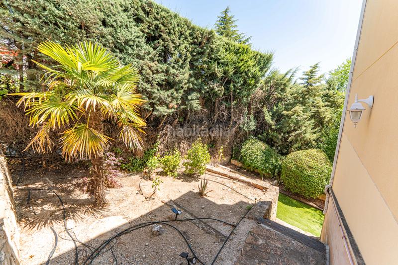 Foto e509e5f0-adba-404a-8dac-df0a0a379ca4. Casa pareada capital home vende en exclusiva fantastico chalet pareado con piscina en los peñascales en Torrelodones