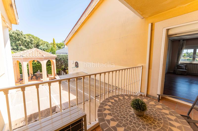 Foto f389ed7a-3dc6-4193-921d-c4237b7447ba. Casa pareada capital home vende en exclusiva fantastico chalet pareado con piscina en los peñascales en Torrelodones