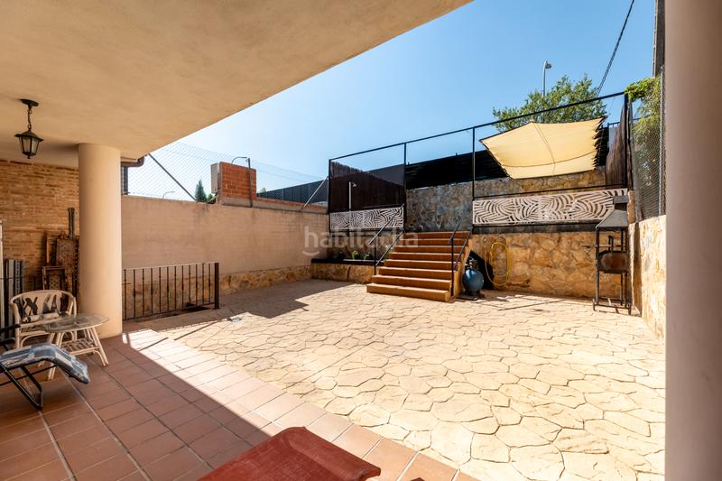 Foto 8abdbe48-3c5a-4493-9145-6d60e3e08f20. Casa adossada amb xemeneia calefacció aparcament a Moraleja de Enmedio