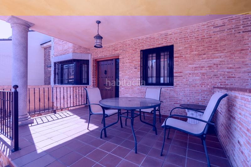 Foto bb9a5493-739e-4b8b-96ca-810e37292abb. Casa adossada amb xemeneia calefacció aparcament a Moraleja de Enmedio