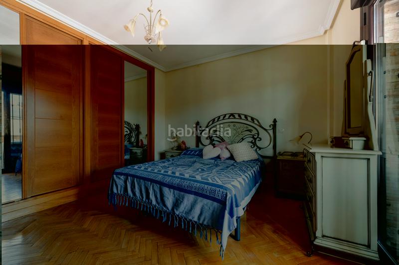 Foto e714839b-a0ae-4c3c-9040-a2c4a0d13893. Casa adossada amb xemeneia calefacció aparcament a Moraleja de Enmedio