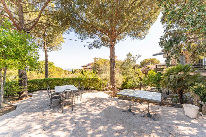 Foto 129bcb44-f108-476c-892f-4d437687d5f8. Xalet amb xemeneia calefacció aparcament piscina a Torrelodones