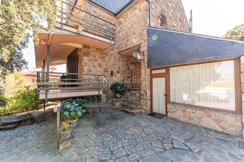 Foto 333a1384-ac05-48f2-9791-ff5691af1581. Xalet amb xemeneia calefacció aparcament piscina a Torrelodones