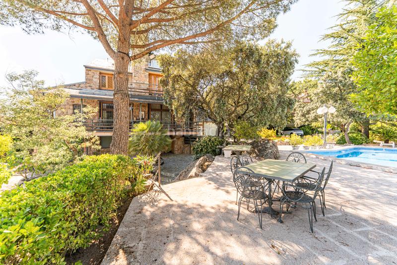 Foto 43c0c00b-cfa3-4038-a38b-8556262b5b0b. Xalet amb xemeneia calefacció aparcament piscina a Torrelodones