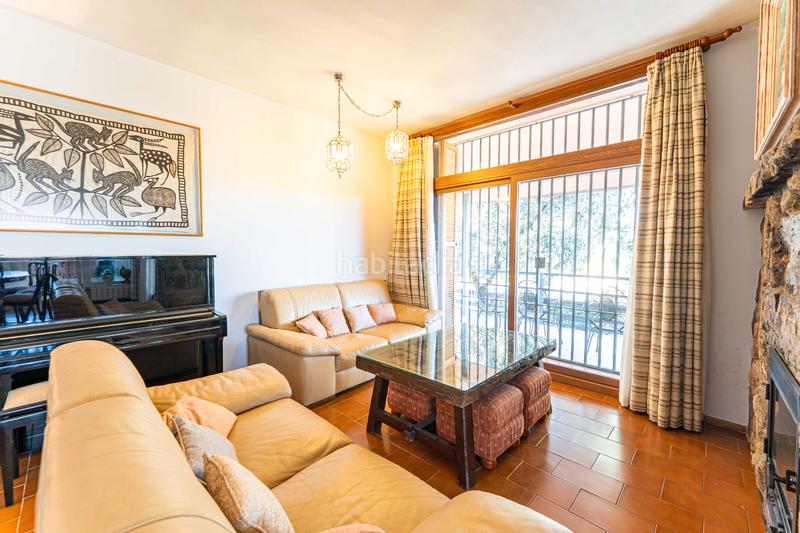 Foto 66bb2939-a9f2-446f-be2a-b445e64559dc. Xalet amb xemeneia calefacció aparcament piscina a Torrelodones