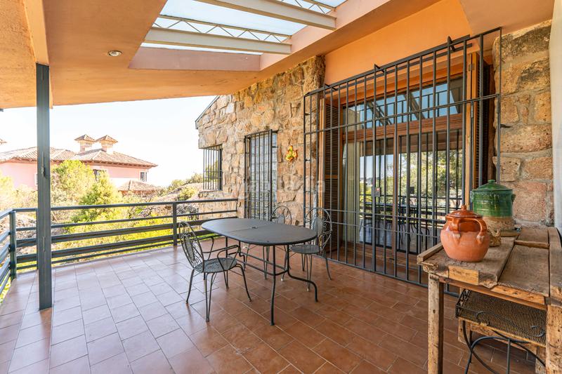 Foto 676e29e6-cff3-4b19-a7b0-0c982048f1a0. Xalet amb xemeneia calefacció aparcament piscina a Torrelodones