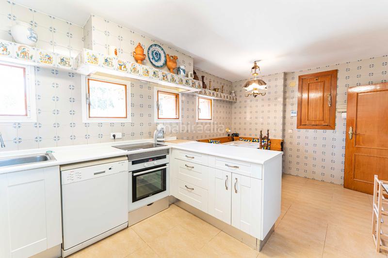 Foto b354896b-bfe2-4df8-9b3d-ce058aeecb76. Xalet amb xemeneia calefacció aparcament piscina a Torrelodones