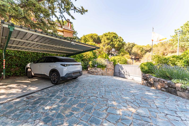 Foto d663074e-f8ec-4d78-adc1-1400cde9919d. Xalet amb xemeneia calefacció aparcament piscina a Torrelodones