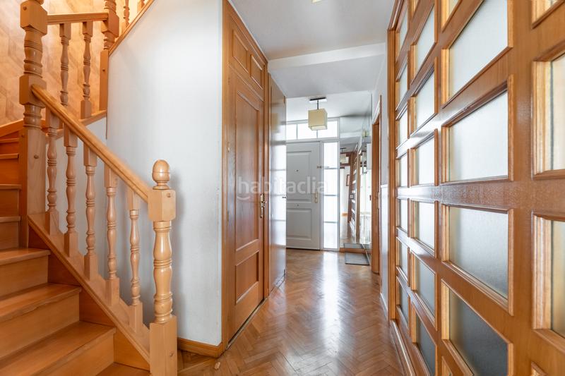 Foto 9f201269-d54c-42ce-9026-41d9a8305636. Casa aparellada amb calefacció aparcament piscina a Arroyomolinos