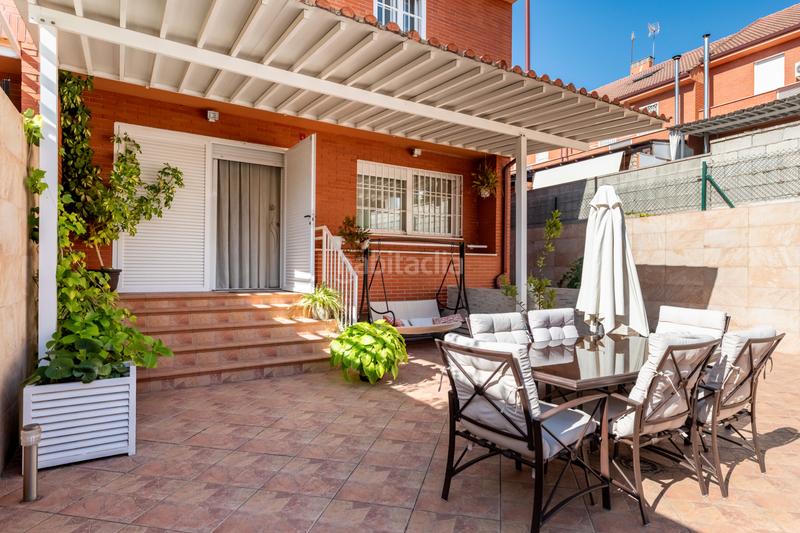 Foto a087dd53-f3d3-499b-b7ac-8d1a7a111976. Casa aparellada amb calefacció aparcament piscina a Arroyomolinos