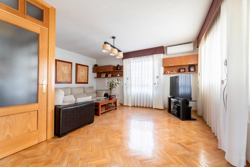 Foto b4cc32e1-ee77-450b-978f-7db5d048cecb. Casa aparellada amb calefacció aparcament piscina a Arroyomolinos