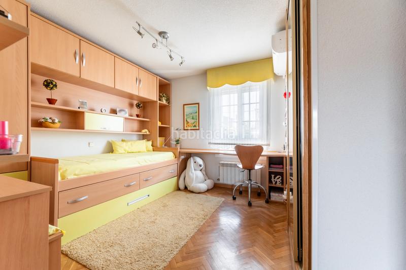 Foto ed8bc7fe-80df-4751-9b50-3bb5f288b1c9. Casa aparellada amb calefacció aparcament piscina a Arroyomolinos