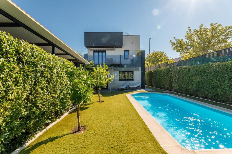 Foto ae8926eb-fe75-424b-9988-4bdab49a6ff5. Xalet amb aparcament piscina a Urbanización El Mediterráneo Arroyomolinos