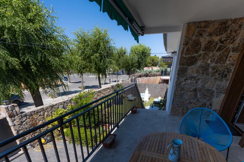 Foto 0d99acd8-8296-4c4e-a22d-1514cd941155. Chalet capital home vende chalet independiente en casco urbano completamente reformado en Brunete