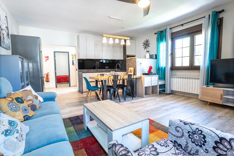 Foto 4de4cbd5-e15b-403e-add2-69d3200b45fa. Chalet capital home vende chalet independiente en casco urbano completamente reformado en Brunete