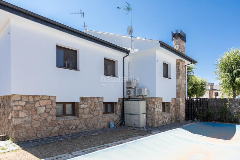 Foto 8bda8507-f8e3-4138-bccd-18b1b37511ab. Chalet capital home vende chalet independiente en casco urbano completamente reformado en Brunete