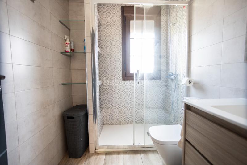 Foto e21f81fa-0961-40b6-8cf9-70823adfc944. Chalet capital home vende chalet independiente en casco urbano completamente reformado en Brunete