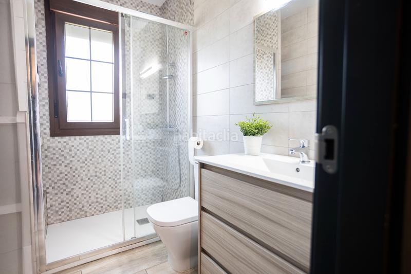 Foto fc8f4a9f-14f0-404b-90a9-819a04758f76. Chalet capital home vende chalet independiente en casco urbano completamente reformado en Brunete