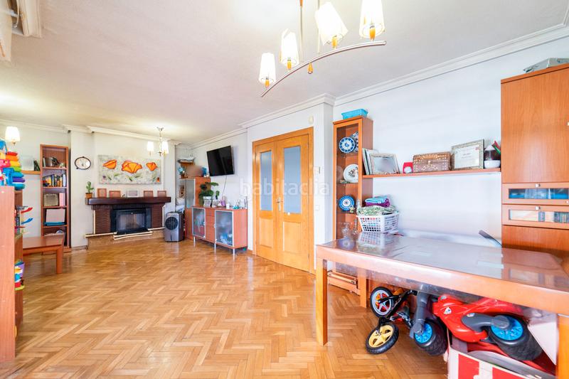 Foto 0ffbb991-bd2d-4ff3-8e03-e585dda5723e. Chalet con camino riscaldamento parcheggio piscina in Sevilla la Nueva