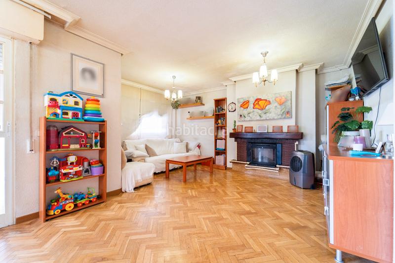 Foto 45bd6f29-2764-4655-ab59-b576014394ae. Chalet con camino riscaldamento parcheggio piscina in Sevilla la Nueva