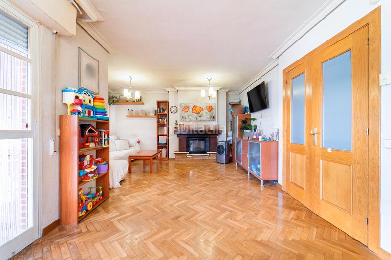 Foto 59fd004f-4802-40c0-974c-88bdc01b0e8e. Chalet con camino riscaldamento parcheggio piscina in Sevilla la Nueva