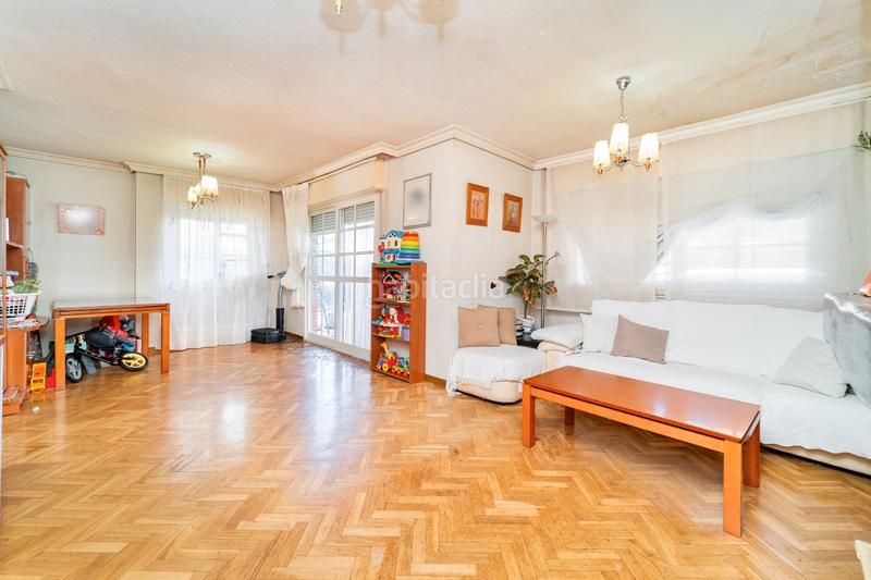 Foto d34b32f7-6ac5-4790-af7e-3bb607d8f66a. Chalet con camino riscaldamento parcheggio piscina in Sevilla la Nueva