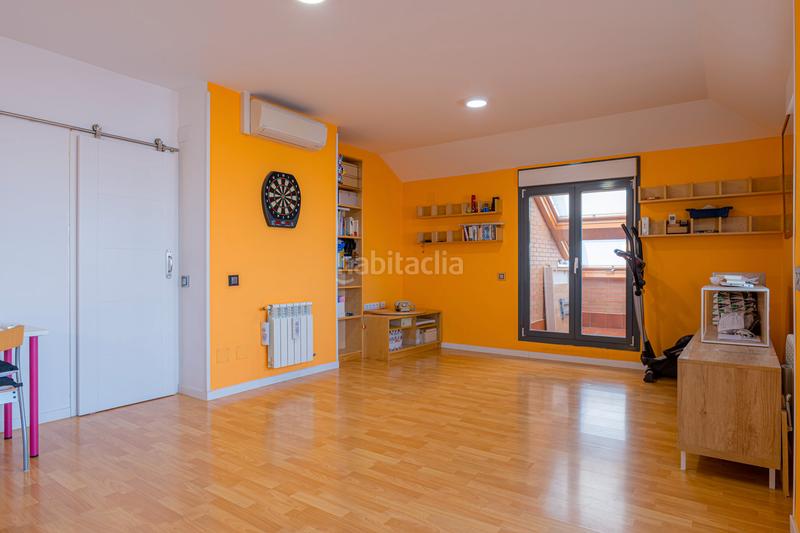 Foto c76d7779-a0b1-4e24-b860-ec8300926708. Attique avec chauffage parking piscine dans Sector B Boadilla del Monte