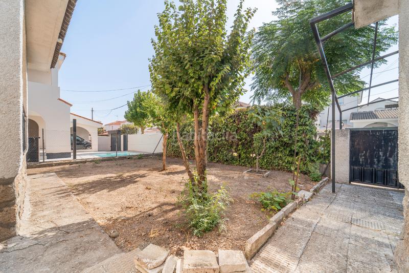 Foto 15e673eb-5e80-45ff-8a53-db1540aa741b. Chalet "capital home vende en exclusiva chalet pareado en el centro " en Brunete