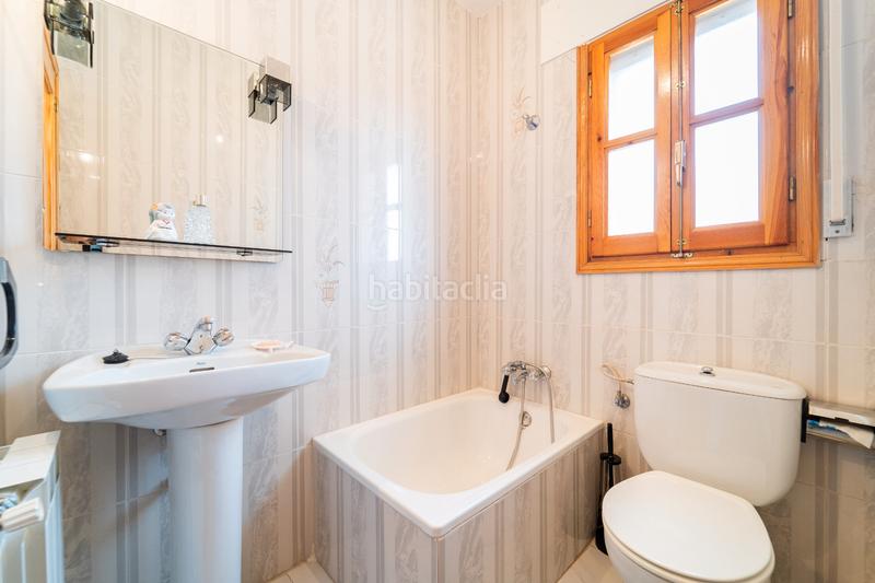 Foto 73a1fbcf-b0ef-4597-a486-c7eeb232401a. Chalet "capital home vende en exclusiva chalet pareado en el centro " en Brunete