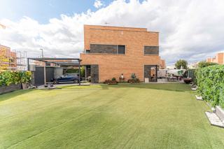 Chalet  Calle aries. Expectacular chalet en el pau de mostoles