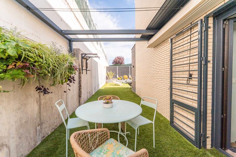 Foto 0bc0b84d-1e19-492e-ad21-b9a02b7f422b. Casa bifamiliare con riscaldamento parcheggio piscina in Arroyomolinos