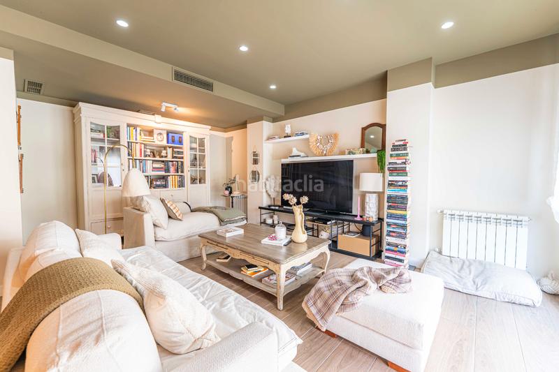 Foto c099f3a1-b0ef-4061-9663-7c02f098bbce. Casa bifamiliare con riscaldamento parcheggio piscina in Arroyomolinos