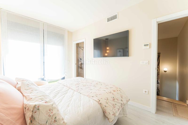 Foto e87f6d60-2cc3-4176-9c7a-9c7c49315f42. Casa bifamiliare con riscaldamento parcheggio piscina in Arroyomolinos