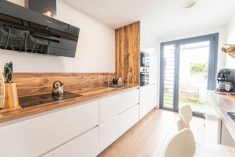 Foto fee09c69-0a70-426c-8c43-96183cdf5504. Casa bifamiliare con riscaldamento parcheggio piscina in Arroyomolinos