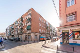 Pis  Calle victorino bayo. Capital home arroyomolinos presenta este luminoso piso exterior
