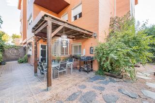 Erdgeschoss in Sector S. Bajo en venta en avenida isabel de farnesio