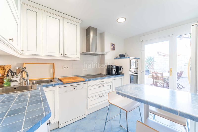 Foto 0df6c8e7-2f86-4462-b54a-d7b6d3165a94. Chalet mit kamin heizung parking pool in Serranillos del Valle