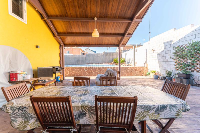 Foto 86661576-75a5-438e-b1f7-cb0349cc8898. Chalet mit kamin heizung parking pool in Serranillos del Valle