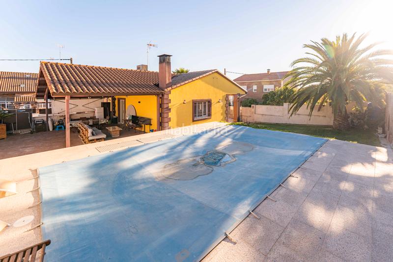 Foto b7171970-11f3-41ea-a1c6-ba845a38c1e1. Chalet mit kamin heizung parking pool in Serranillos del Valle